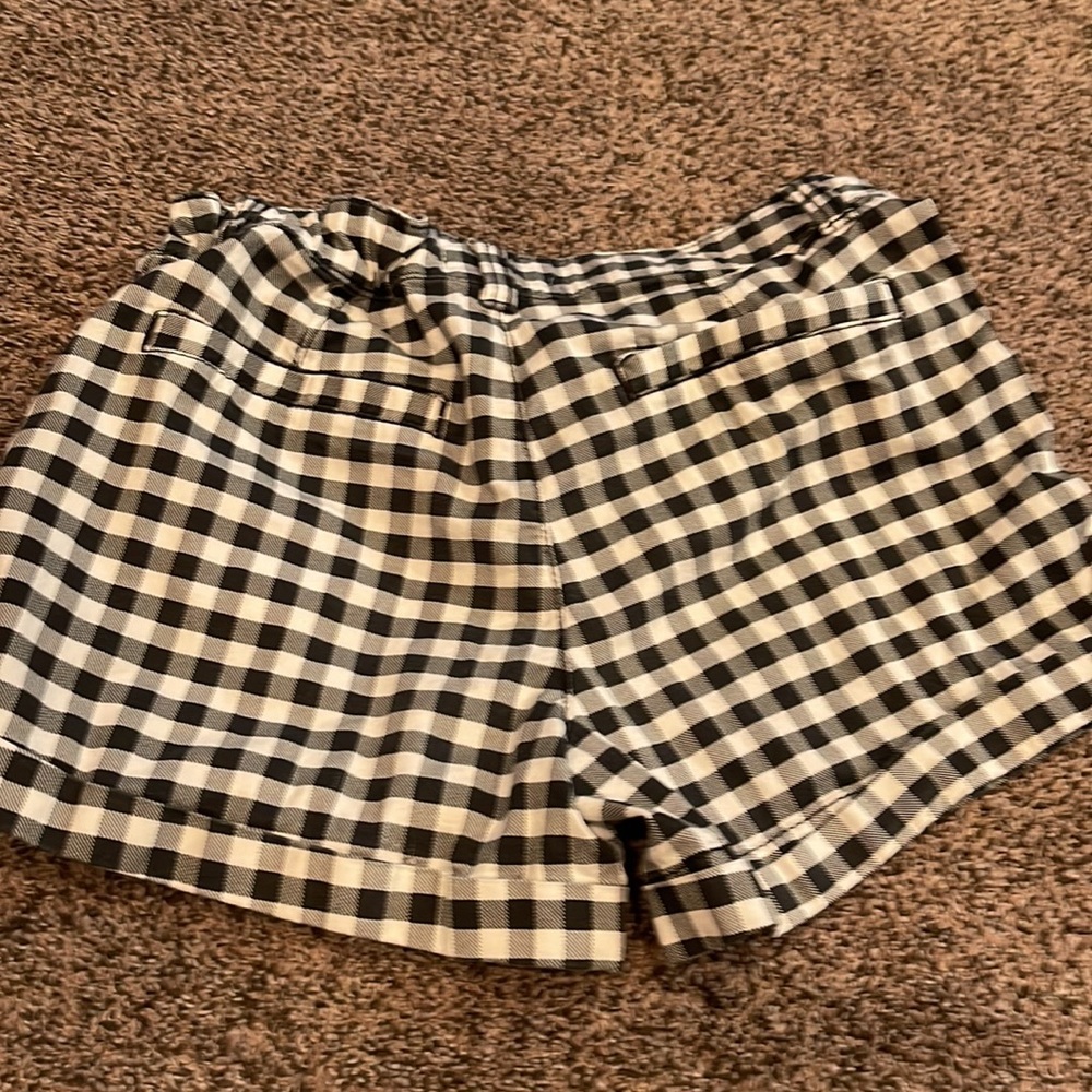 Shorts - Picture 3 of 4